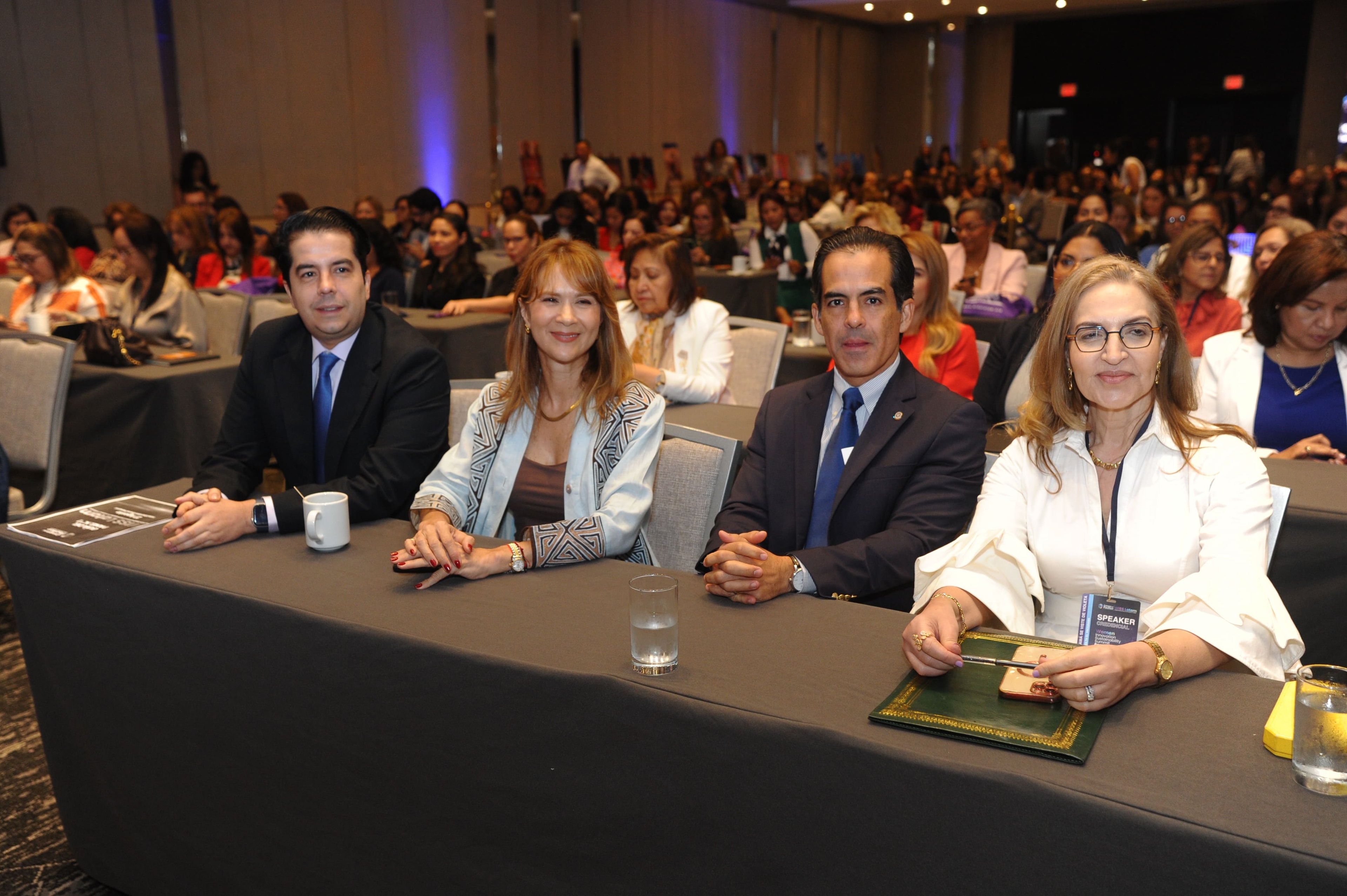 Foto grupal de speakers y directivos · WISS Latam 2026